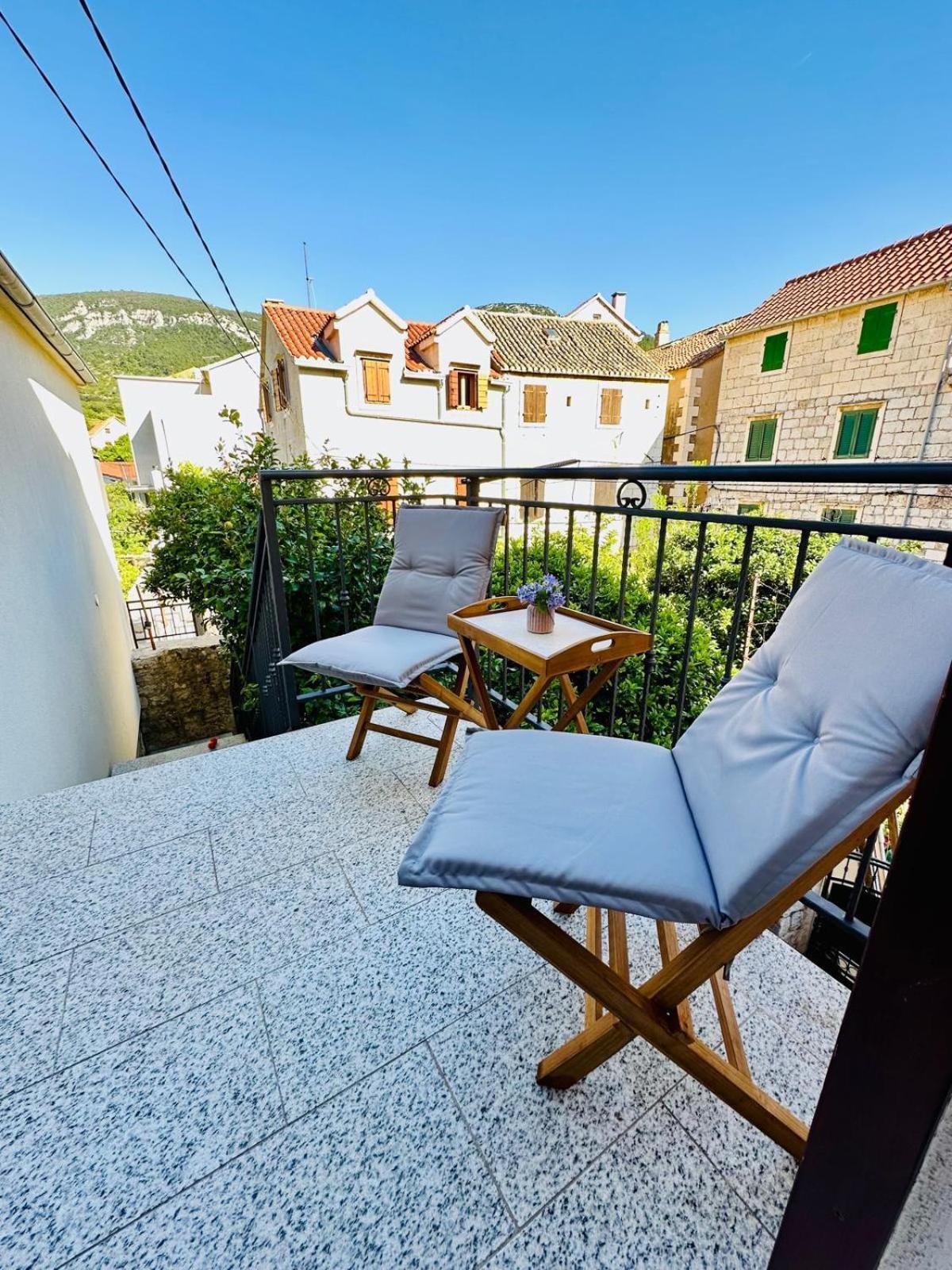 Riva Suite 2 Komiža Buitenkant foto